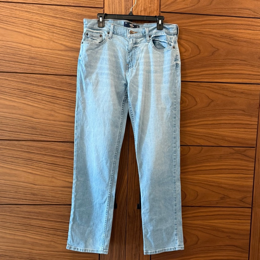 Hollister Like New Straight Leg Men's Lightwash Jeans - 32x34